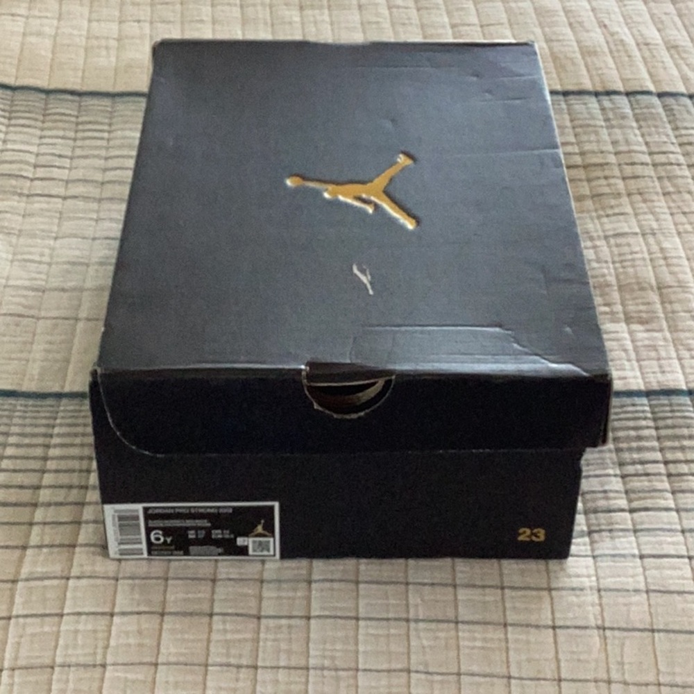 New Jordan Pro Strong size 6Y